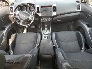 2013 Mitsubishi Outlander SE z VIN JA4JT3AW7DU001736, wystawiony jako Copart lot #59701515 z przebiegiem 121 929 mil mil oraz Szkoda całkowita • Salvage title. Historia ofert i sprzedaży dostępna na DreamBid. Obrazek 8.
