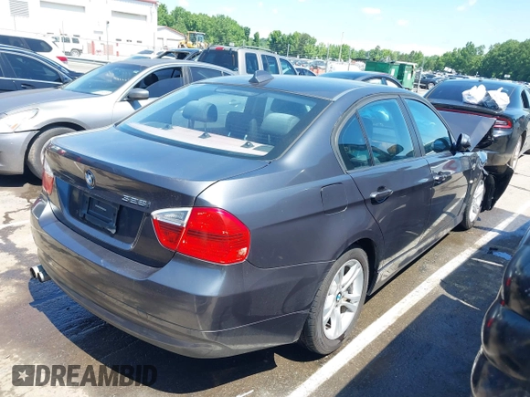 2008 BMW 3 Series 328i z VIN WBAVA37568NL46961, wystawiony jako IAAI lot #42220399 z przebiegiem 116 823 mil mil oraz . Historia ofert i sprzedaży dostępna na DreamBid. Obrazek 4.