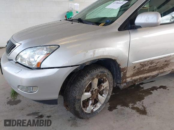 2008 Lexus RX with VIN 2T2HK31U18C063752, listed as a IAAI auction lot 41986621 with 197,541 mi miles. Bid and sale history available at carsss.com. Image 6.