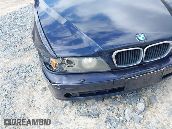 2003 BMW 5 Series 525iA with VIN WBADT43403G028405, listed as a IAAI auction lot 41850292 with 145,752 mi miles. Bid and sale history available at carsss.com. Image 6.