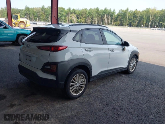 2020 Hyundai Kona SEL with VIN KM8K2CAA1LU463785, listed as a IAAI auction lot 40055542 with 58,258 mi miles. Bid and sale history available at carsss.com. Image 4.