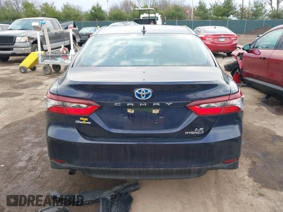 2021 Toyota Camry Hybrid LE with VIN 4T1C31AKXMU565585, listed as a IAAI auction lot 41057955 with 31,976 mi miles. Bid and sale history available at carsss.com. Image 17.