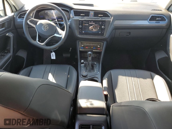 2023 Volkswagen Tiguan SE с VIN 3VVMB7AX1PM068106, выставлен на аукционе Copart как лот 50555445 с пробегом 24 948 миль миль и Списание • Salvage title. История ставок и продаж доступна на DreamBid. Изображение 8.