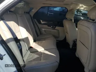 2014 Jaguar XJ Portfolio z VIN SAJWA2GZ0E8V59422, wystawiony jako Copart lot #74213414 z przebiegiem 96 314 mil mil oraz Nie do naprawy • Non repairable. Historia ofert i sprzedaży dostępna na DreamBid. Obrazek 10.