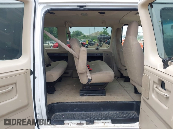 2012 Ford Econoline Passenger XL z VIN 1FBNE3BL9CDA32236, wystawiony jako IAAI lot #42565078 z przebiegiem 146 983 mil mil oraz . Historia ofert i sprzedaży dostępna na DreamBid. Obrazek 8.