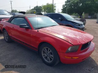 2005 Ford Mustang Deluxe with VIN 1ZVFT84N055191982, listed as a IAAI auction lot 41928428 with 94,495 mi miles. Bid and sale history available at carsss.com. Image 1.