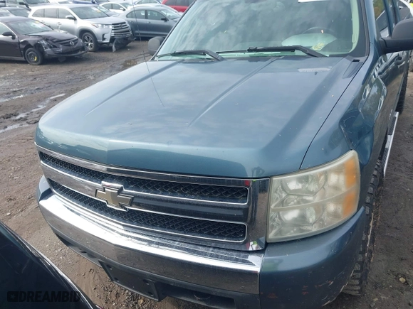 2007 Chevrolet Silverado 1500 LT w/1LT with VIN 1GCEC19JX7Z620827, listed as a IAAI auction lot 41912703 with 229,999 mi miles. Bid and sale history available at carsss.com. Image 11.