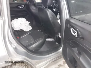 2022 Jeep Compass High Altitude with VIN 3C4NJDCB8NT109002, listed as a IAAI auction lot 41500984 with 70,119 mi miles and . Bid and sale history available at carsss.com. Image 8.