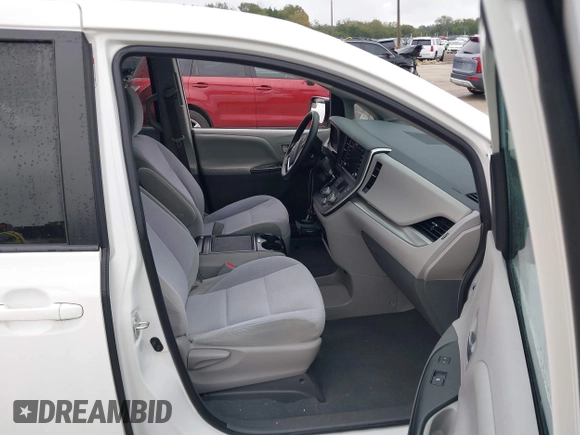 2020 Toyota Sienna LE Auto Access Seat with VIN 5TDKZ3DC5LS068784, listed as a IAAI auction lot 41207987 with 94,118 mi miles. Bid and sale history available at carsss.com. Image 5.