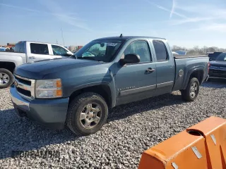 2008 Chevrolet Silverado 1500 1LT with VIN 2GCEC19J881264906, listed as a Copart auction lot 52317475 with 219,928 mi miles and Salvage Title. Bid and sale history available at DreamBid. Image 1.