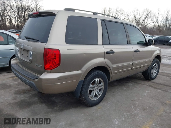 2005 Honda Pilot EX-L with VIN 5FNYF18505B040059, listed as a IAAI auction lot 41656782 with 234,723 mi miles. Bid and sale history available at carsss.com. Image 4.