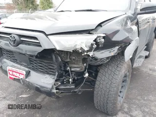 2021 Toyota 4Runner SR5 with VIN JTEMU5JR6M5855676, listed as a IAAI auction lot 41313015 with 101,078 mi miles and . Bid and sale history available at DreamBid. Image 18.