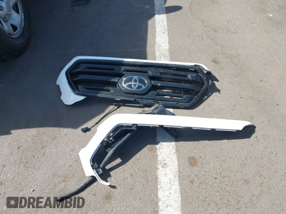 2019 Toyota Tacoma SR with VIN 5TFRX5GN3KX139213, listed as a IAAI auction lot 42261533 with 29,794 mi miles and . Bid and sale history available at DreamBid. Image 12.