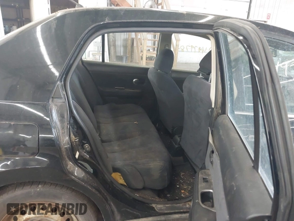 2007 Nissan Versa SL с VIN 3N1BC11E97L430772, выставлен на аукционе IAAI как лот 42497978 с пробегом 174 151 миль миль и . История ставок и продаж доступна на DreamBid. Изображение 8.