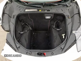 2014 Ferrari 458 Italia z VIN ZFF68NHA1E0198612, wystawiony jako Copart lot #54941365 z przebiegiem 4 506 mil mil oraz Szkoda całkowita • Salvage title. Historia ofert i sprzedaży dostępna na DreamBid. Obrazek 10.