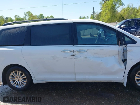 2014 Toyota Sienna XLE z VIN 5TDYK3DC7ES431782, wystawiony jako IAAI lot #41975182 z przebiegiem 191 870 mil mil oraz . Historia ofert i sprzedaży dostępna na DreamBid. Obrazek 14.