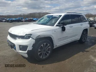 2022 Jeep Grand Cherokee Overland z VIN 1C4RJYD67N8716033, wystawiony jako Copart lot #49212335 z przebiegiem 68 977 mil mil oraz Szkoda całkowita • Salvage title. Historia ofert i sprzedaży dostępna na DreamBid. Obrazek 1.