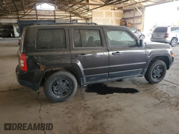 2014 Jeep Patriot Sport z VIN 1C4NJPBB4ED737308, wystawiony jako Copart lot #60673075 z przebiegiem 293 926 mil mil oraz Czysty tytuł • Clean title. Historia ofert i sprzedaży dostępna na DreamBid. Obrazek 3.