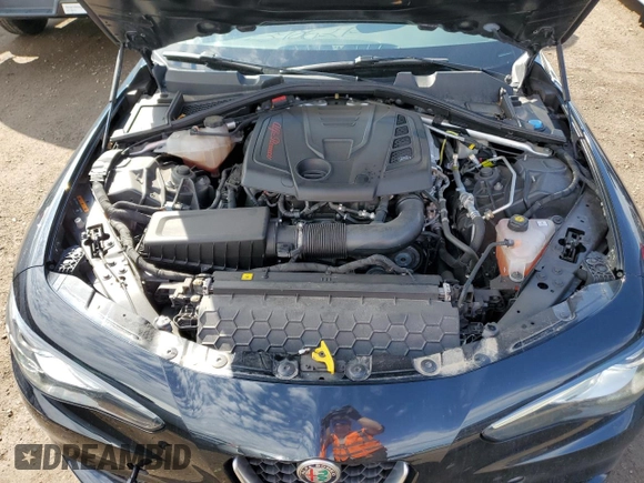 2018 Alfa Romeo Giulia Ti Lusso z VIN ZARFAEEN3J7570422, wystawiony jako Copart lot #53567845 z przebiegiem 27 932 mil mil oraz Szkoda całkowita • Salvage title. Historia ofert i sprzedaży dostępna na DreamBid. Obrazek 11.