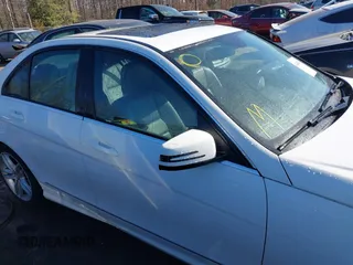 2013 Mercedes-Benz C-Class C 300 Sport with VIN WDDGF8AB6DR288450, listed as a IAAI auction lot 41440383 with 65,588 mi miles. Bid and sale history available at carsss.com. Image 13.