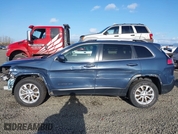 2019 Jeep Cherokee Latitude with VIN 1C4PJMCB1KD453801, listed as a IAAI auction lot 41663957 with 85,062 mi miles. Bid and sale history available at carsss.com. Image 15.