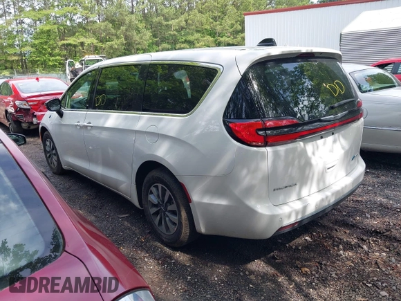 2024 Chrysler Pacifica Hybrid Select z VIN 2C4RC1S71RR118334, wystawiony jako IAAI lot #42320645 z przebiegiem 43 811 mil mil oraz . Historia ofert i sprzedaży dostępna na DreamBid. Obrazek 3.