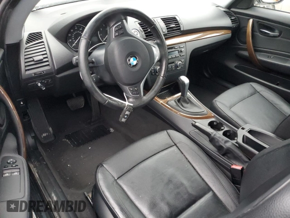 2012 BMW 1 Series 128i z VIN WBAUP9C56CVS94212, wystawiony jako Copart lot #81246514 z przebiegiem Nie podano mil oraz Czysty tytuł • Clean title. Historia ofert i sprzedaży dostępna na DreamBid. Obrazek 8.