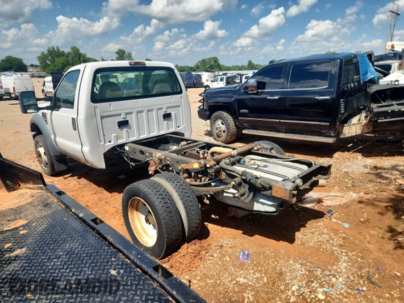 2008 Ford F-450 XL z VIN 1FDXF47R08EE56101, wystawiony jako Copart lot #64378555 z przebiegiem 51 314 mil mil oraz Czysty tytuł • Clean title. Historia ofert i sprzedaży dostępna na DreamBid. Obrazek 2.