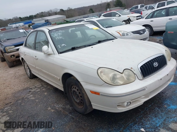 2002 Hyundai Sonata GLS with VIN KMHWF35H42A652136, listed as a IAAI auction lot 41313194 with 184,998 mi miles. Bid and sale history available at carsss.com. Image 1.