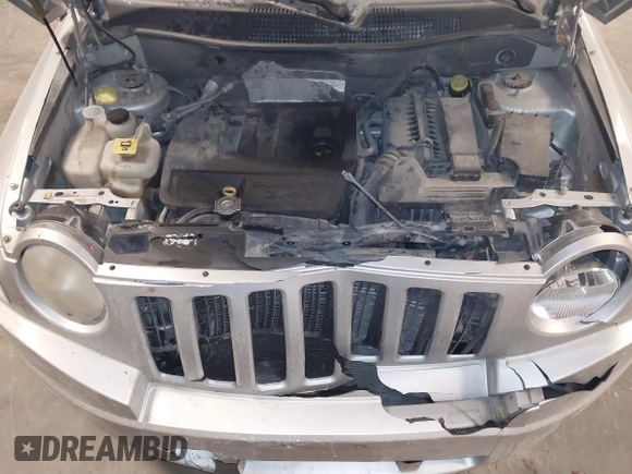 2007 Jeep Compass Sport with VIN 1J8FF47W57D598222, listed as a IAAI auction lot 41379480 with 181,919 mi miles. Bid and sale history available at carsss.com. Image 10.