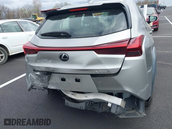 2020 Lexus UX with VIN JTHP3JBH5L2024624, listed as a IAAI auction lot 41826234 with 82,043 mi miles. Bid and sale history available at carsss.com. Image 16.