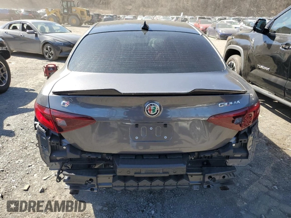 2022 Alfa Romeo Giulia Veloce z VIN ZARFANBN0N7659259, wystawiony jako Copart lot #51036795 z przebiegiem 13 636 mil mil oraz Szkody całkowita. Historia ofert i sprzedaży dostępna na DreamBid. Obrazek 6.