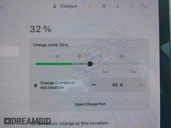 2018 Tesla Model 3 Long Range Battery z VIN 5YJ3E1EBXJF092025, wystawiony jako IAAI lot #42268369 z przebiegiem 132 687 mil mil oraz . Historia ofert i sprzedaży dostępna na DreamBid. Obrazek 18.