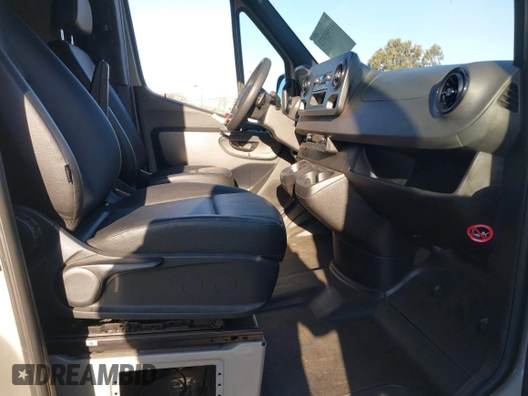 2022 Mercedes-Benz Sprinter with VIN W1Y40CHY3NT082983, listed as a IAAI auction lot 41505872 with 130,341 mi miles and . Bid and sale history available at carsss.com. Image 5.
