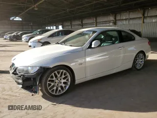 2008 BMW 3 Series 328i z VIN WBAWV13548P119050, wystawiony jako Copart lot #86603684 z przebiegiem 101 203 mil mil oraz Szkoda całkowita • Salvage title. Historia ofert i sprzedaży dostępna na DreamBid. Obrazek 1.