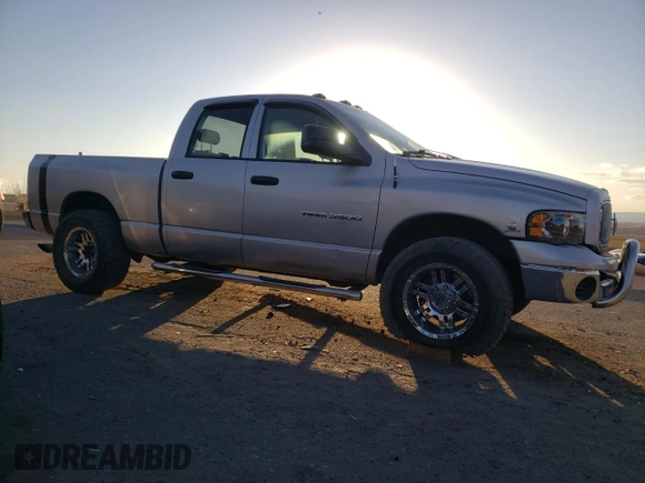 2003 Dodge 1500 ST z VIN 1D7HA18Z73S169598, wystawiony jako Copart lot #45079454 z przebiegiem 198 120 mil mil oraz Czysty tytuł • Clean title. Historia ofert i sprzedaży dostępna na DreamBid. Obrazek 4.