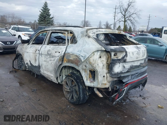 2021 Volkswagen Atlas SEL Premium with VIN 1V2TE2CA8MC210489, listed as a IAAI auction lot 41729126 with Not provided miles and . Bid and sale history available at DreamBid. Image 3.