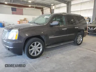 2010 GMC Yukon Denali z VIN 1GKUKEEFXAR179946, wystawiony jako Copart lot #57218255 z przebiegiem 155 971 mil mil oraz Czysty tytuł • Clean title. Historia ofert i sprzedaży dostępna na DreamBid. Obrazek 1.