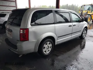 2008 Dodge Grand Caravan SE z VIN 2D8HN44H98R116389, wystawiony jako IAAI lot #42228749 z przebiegiem 187 378 mil mil oraz . Historia ofert i sprzedaży dostępna na DreamBid. Obrazek 4.