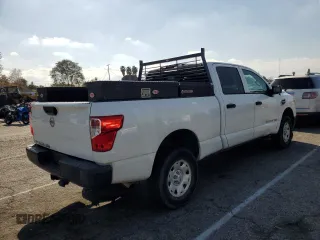 2017 Nissan Titan with VIN 1N6AA1F10HN501280, listed as a Copart auction lot 43782625 with 217,906 mi miles and Clean title. Bid and sale history available at DreamBid. Image 3.