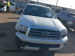 2015 Toyota Sequoia Platinum with VIN 5TDDW5G1XFS121006, listed as a IAAI auction lot 41359331 with 146,031 mi miles and . Bid and sale history available at DreamBid. Image 12.