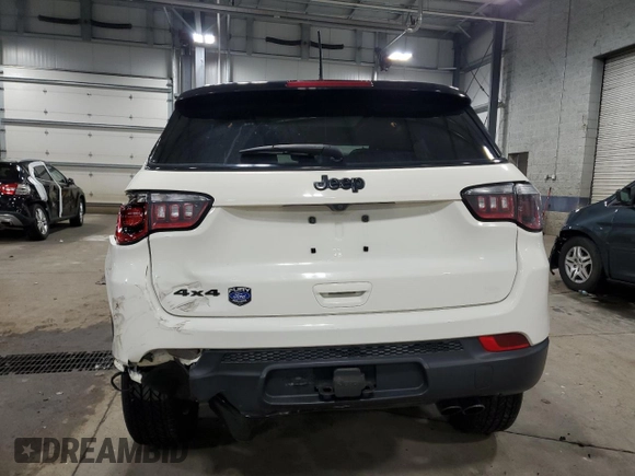 2018 Jeep Compass Latitude z VIN 3C4NJDBB6JT394374, wystawiony jako Copart lot #54229455 z przebiegiem 51 625 mil mil oraz Szkoda całkowita • Salvage title. Historia ofert i sprzedaży dostępna na DreamBid. Obrazek 6.