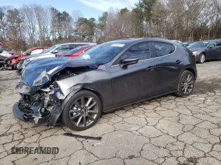 2021 Mazda Mazda3 Hatchback Preferred with VIN JM1BPALL1M1401704, listed as a Copart auction lot 88540975 with 31,518 mi miles and Salvage Title. Bid and sale history available at carsss.com. Image 1.