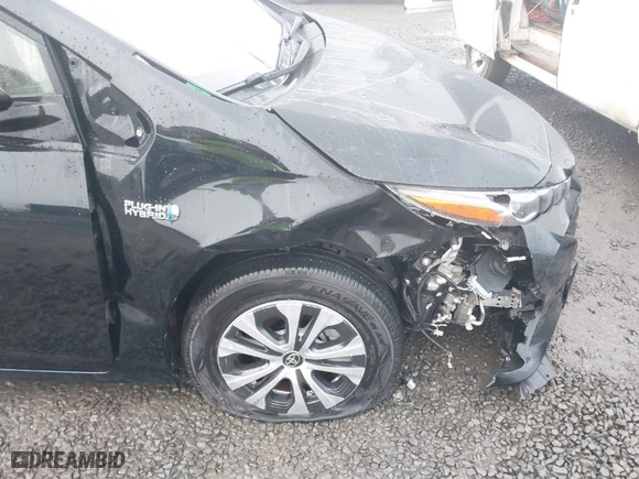 2020 Toyota Prius Prime LE with VIN JTDKARFP6L3149742, listed as a IAAI auction lot 41279506 with 28,185 mi miles. Bid and sale history available at carsss.com. Image 6.