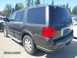 2005 Lincoln Navigator Luxury with VIN 5LMFU27535LJ04900, listed as a IAAI auction lot 42050316 with 293,904 mi miles. Bid and sale history available at carsss.com. Image 3.