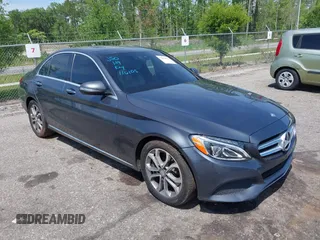 2016 Mercedes-Benz C 300 z VIN 55SWF4JB8GU116105, wystawiony jako IAAI lot #42099691 z przebiegiem 109 439 mil mil oraz . Historia ofert i sprzedaży dostępna na DreamBid. Obrazek 1.