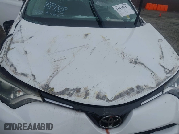 2018 Toyota RAV4 XLE with VIN 2T3WFREV0JW452030, listed as a IAAI auction lot 41915411 with 1 mi miles. Bid and sale history available at carsss.com. Image 10.