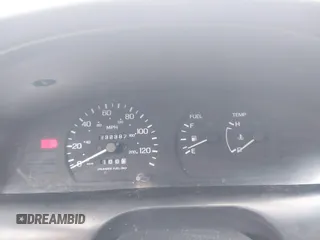 1996 Nissan Sentra XE z VIN 3N1AB41D2TL013267, wystawiony jako IAAI lot #41505728 z przebiegiem 232 387 mil mil oraz . Historia ofert i sprzedaży dostępna na DreamBid. Obrazek 7.