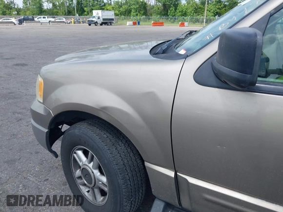 2003 Ford Expedition Special Service z VIN 1FMRU15W83LB44750, wystawiony jako IAAI lot #42350428 z przebiegiem 377 861 mil mil oraz . Historia ofert i sprzedaży dostępna na DreamBid. Obrazek 12.