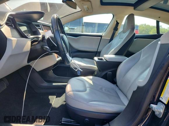 2014 Tesla Model S 60 z VIN 5YJSA1H11EFP39783, wystawiony jako Copart lot #65086315 z przebiegiem 175 480 mil mil oraz Czysty tytuł • Clean title. Historia ofert i sprzedaży dostępna na DreamBid. Obrazek 7.